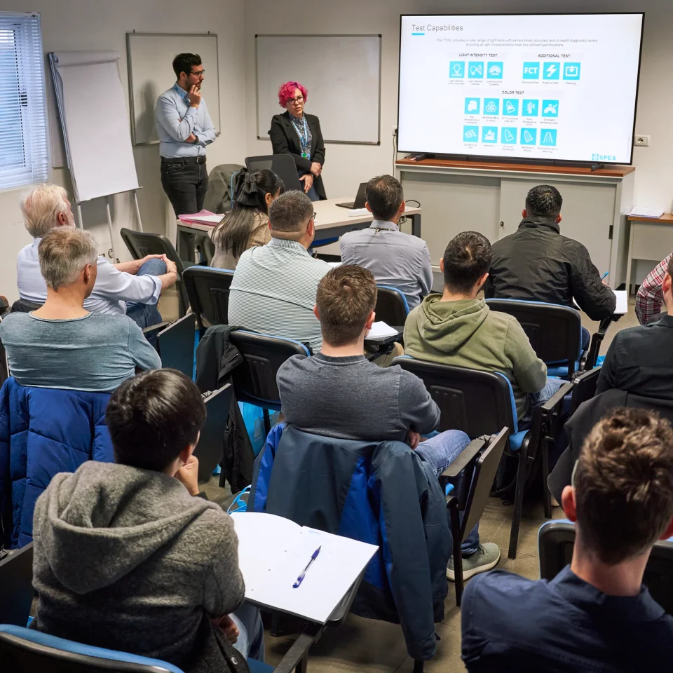 Classroom-training-960x960px