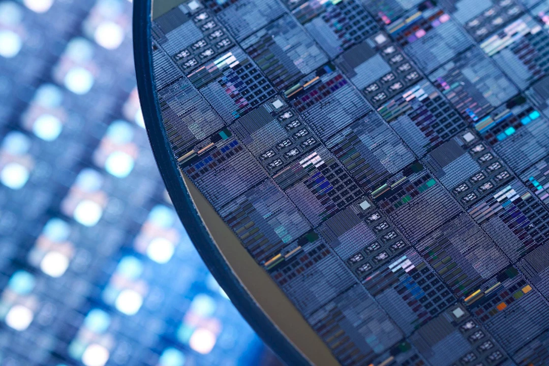 Maximizing Silicon Efficiency- Innovative Die Layouts and Their Impact on Wafer Test