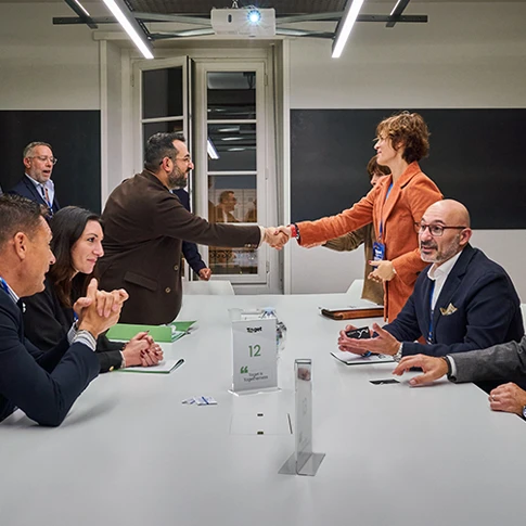 485x485-la-forza-della-collaborazione-04